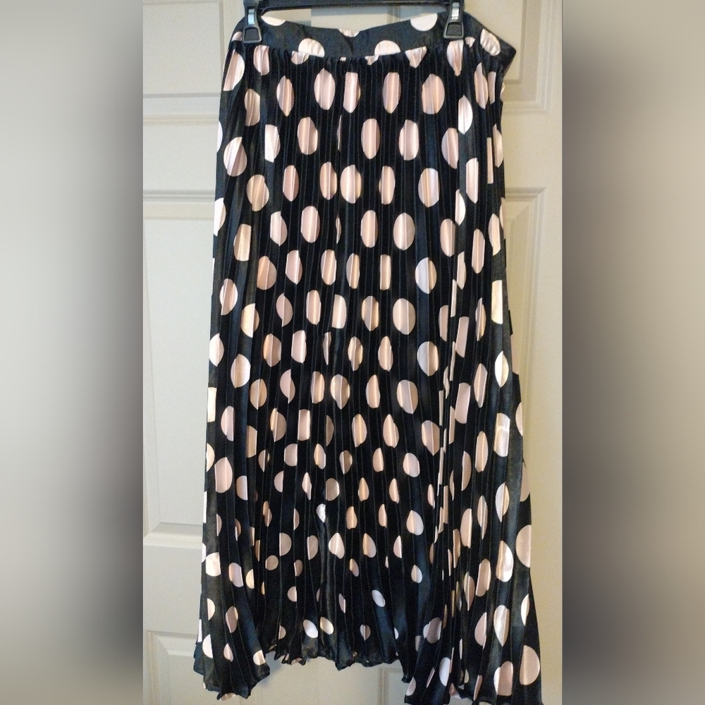 Black Pleated Midi Skirt with Pink Polka Dots